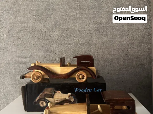 للبيع عدد سيارتين من الخشب الحجم الكبير