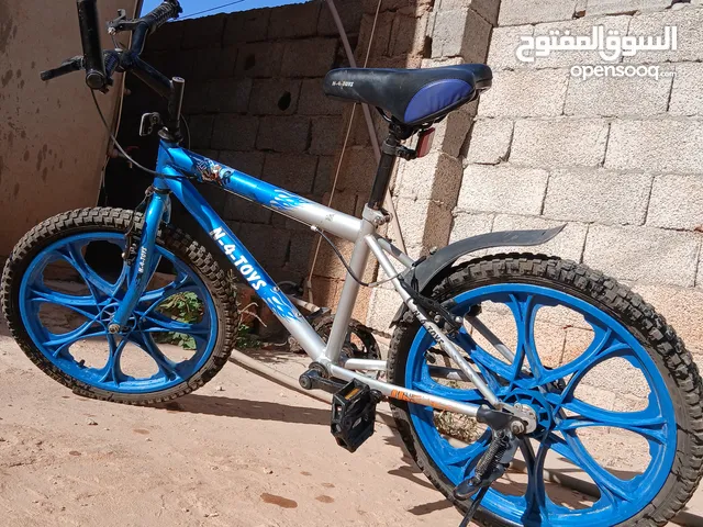 دراجة هوائية شبه جديدة للبيع