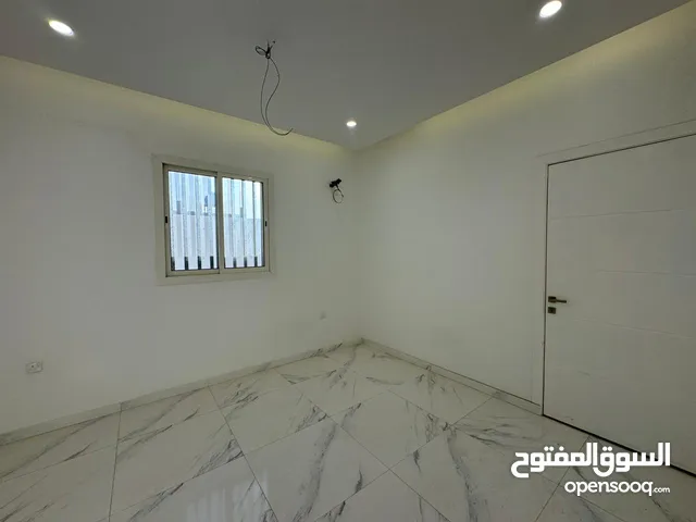 220 m2 3 Bedrooms Apartments for Rent in Al Riyadh An Nada