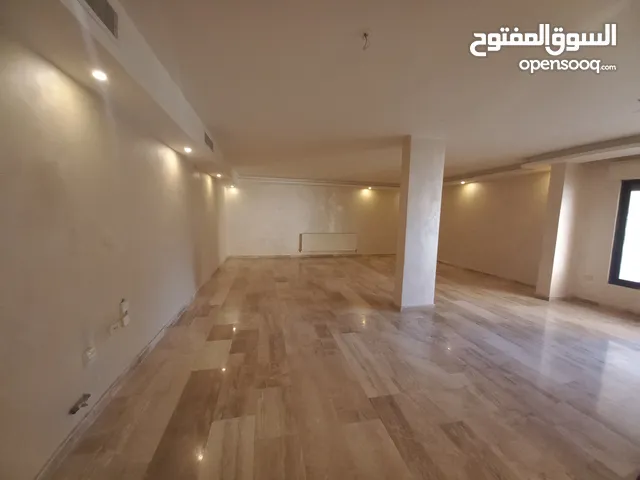 شقة فارغة للايجار في دير غبار جديدة لم تسكن 200 متر