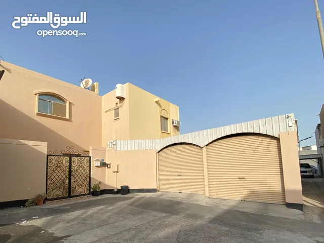 500m2 4 Bedrooms Townhouse for Sale in Northern Governorate Madinat Hamad