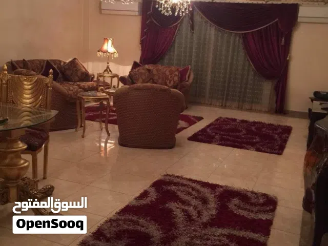لاصحاب الفخامه للبيع شقه 250 متر مربع نادي الصيد الدقي ثلاث غرف ثلاثه حمام الدور الخامس مكان للسياره