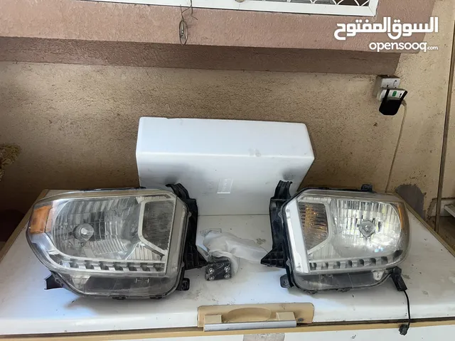 اضواء اماميه تندرا 2014 مستعمل