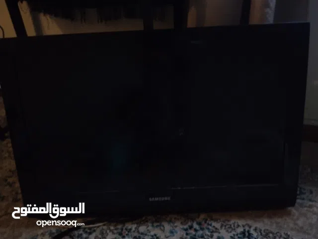 شاشتين للبيع الاولى مدخل hd خربان الثانيه مكسوره الشاشه من داخل