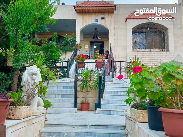 شقه طابق من فيلا فخمه للإيجار بسعر منافس