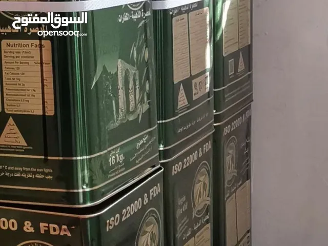 يوجد تنكة زيت زيتون بلدي إنتاج السنة مضمون وا مكفول التواصل على رقم