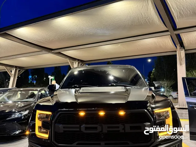 Ford F150 raptor 2018 clean Tittle color black 3.500cc v6 twin turbo eco boost super cab .