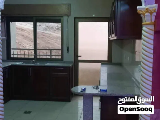 شقة في حي عدن شبه ارضيه 3 نوم و 3 حمامات من المالك مباشرة اتصال او واتس اب فقط