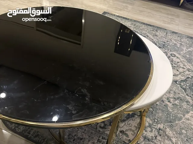 طاولات للبيع