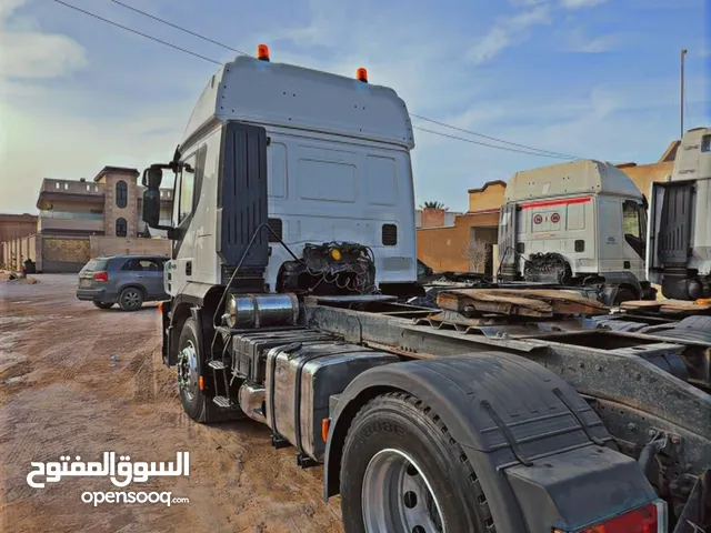 خفاش للبيع