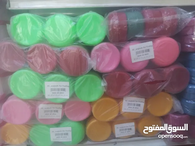 متجر صنعاء للبلاستيك يتوفر جميع علب المنظفات والتجميل والكريم والفيري