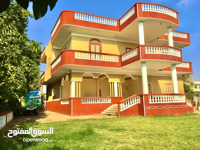 300 m2 More than 6 bedrooms Villa for Sale in Assiut Qusiya