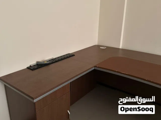 طاولة مكتبية