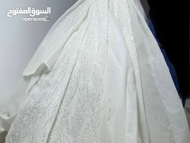 فستان للبيع