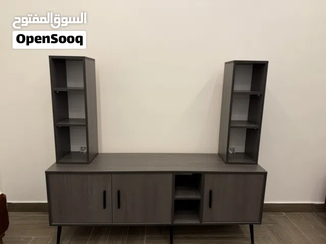 طاولة تلفزيون
