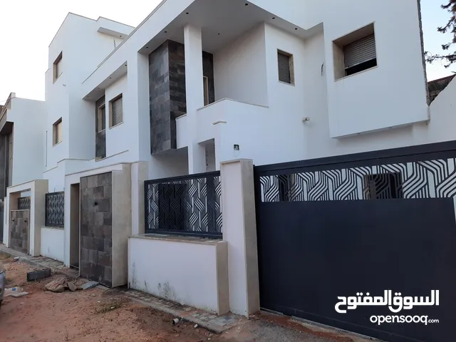 800 m2 More than 6 bedrooms Villa for Sale in Tripoli Ain Zara