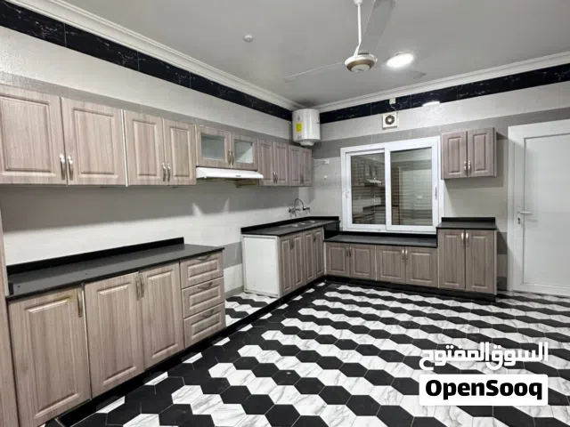 300 m2 5 Bedrooms Villa for Rent in Muscat Al Mawaleh
