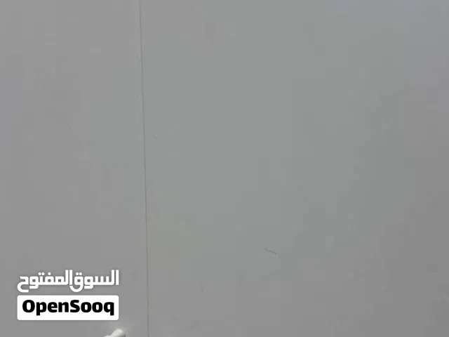 كبت أطفال للبيع لون ابيضّ لا يوجد به كسر او خدش أبدا أبدا قسم تعليق وتقصيف ، الكبت متوسط الحجم