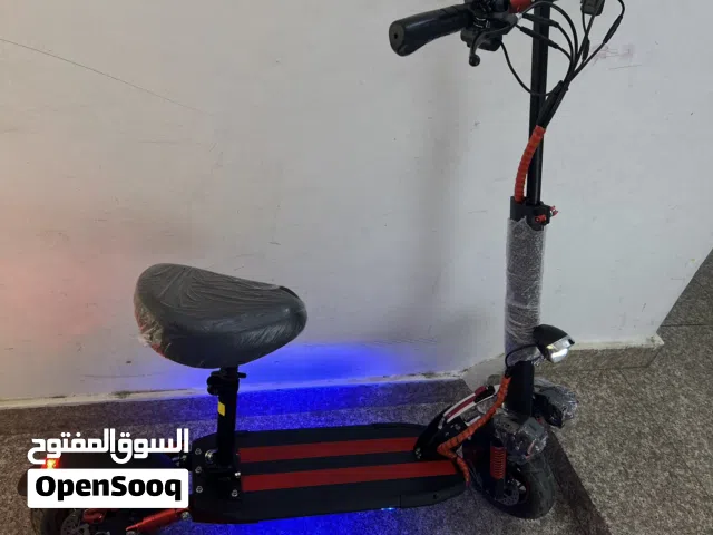 سكوتر كهربائي ROHAN WINGS بحالة ممتازة مع شاحن ومفتاحين.