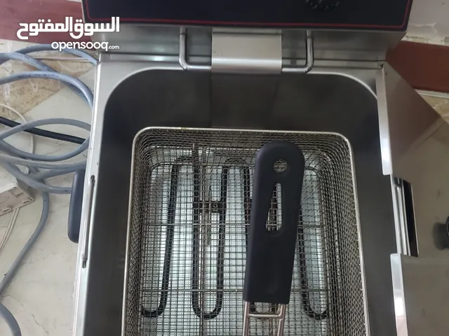 عررررطه العرطات ...قلايه كهربائيه للشبس او البروست 11 لتر ....3500 واط ...نظيفه جدا استخدام شهر