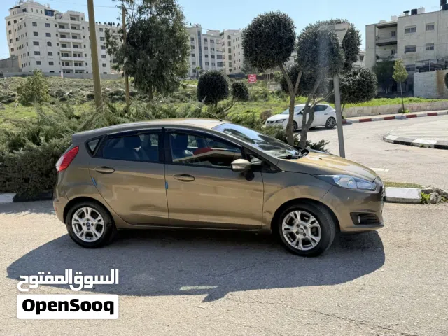 فورد فيستا اتومات  ماتور 1600 فحص نظيف تامين شامل ساري المفعول. الله يبارك لصاحب  إمكانية البيع نص ب