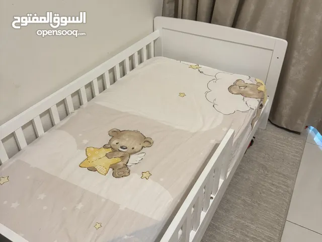 سرير اطفال قصير لونه ابيض Baby crib 130x70