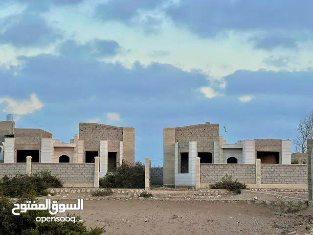 ڤلتين متجاورتين للبيع من المالك مباشرة – فرصة للسكن او الاستثمار العقاري (في مدينة الفيصل - عدن)