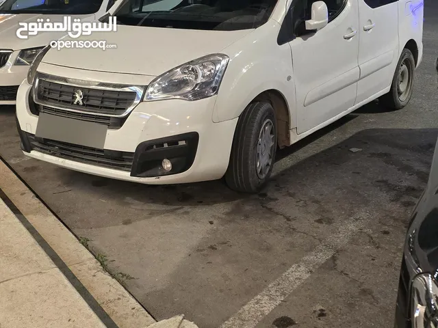 بيجو بارتنر ترخيص 2017 ديزل 7 مقاعد