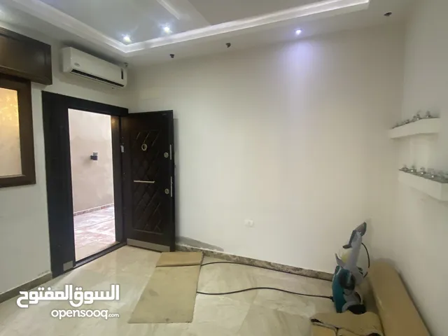 130 m2 3 Bedrooms Townhouse for Rent in Tripoli Al-Nofliyen