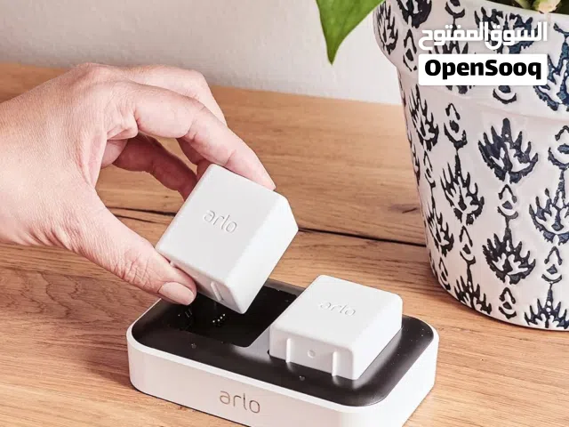 Arlo شحن مزدوجة  اشحن بطاريتين  مع Arlo Ultra فقط  (VMA5400C