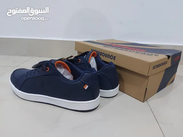 حذاء ماركة جامب جديد بالكرتون مقاس 41 new jump shoes with label size 41 eu