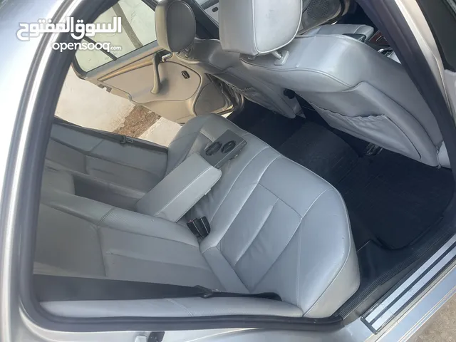 كراسي عدد 4 مع بطاين لون سكني موديل 99 سي 200 غرفه جلد