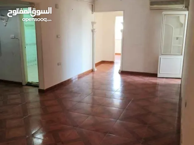 شقة للايجار مكيفة بميدان المساحة الدقي غير مجروحة