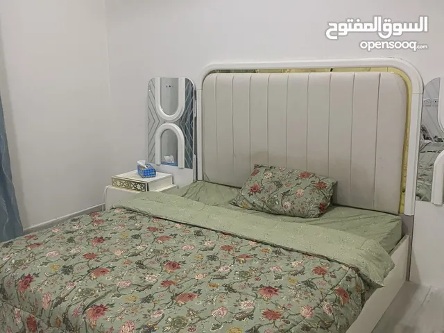 غرفه نوم مع تسريحه ودرج وكبت سعر قوي