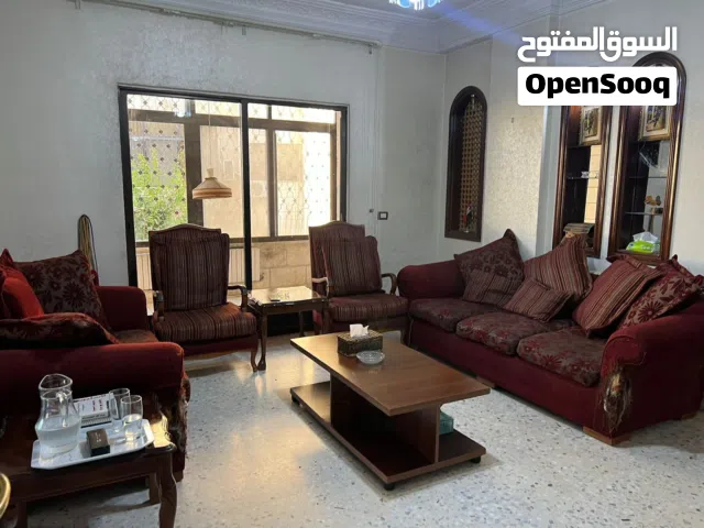 طقم كنبات مع طاولة وسطية وطاولات جانبية للبيع