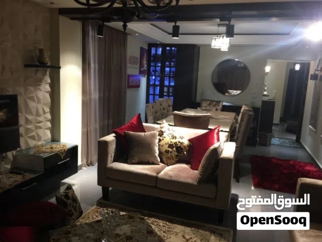 شقه للبيع شارع ايهاب عزت المنطقة العاشره مدينه نصر