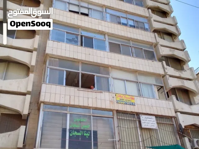 مكاتب بمساحات مختلفة للإيجار