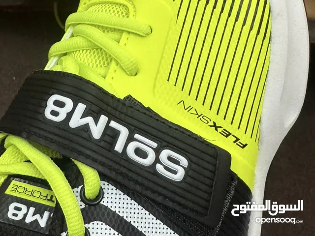 Sport shoes