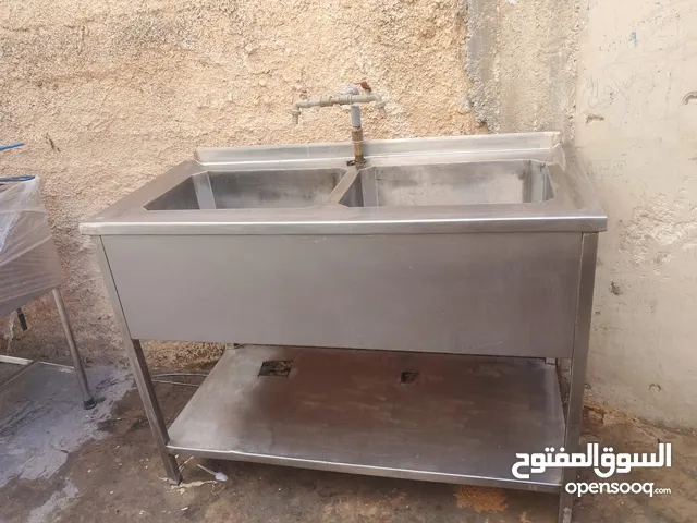 اغراض مطعم شبه مستعملة بحالة جيدة جدا