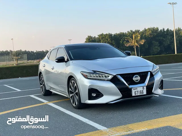 Nissan Maxima 2021 / Full option  very clean car and very good condition