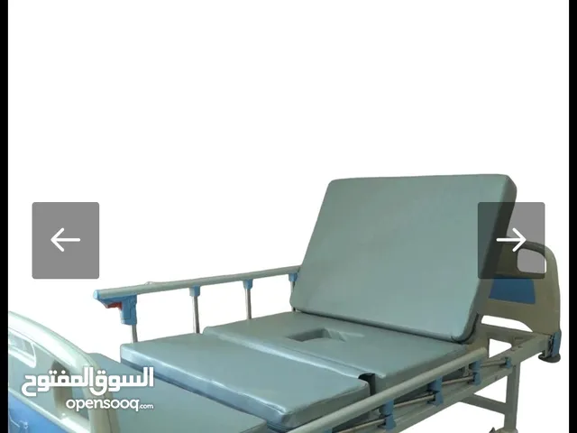 سرير طبي 3 حركة مع قاعدة تواليت