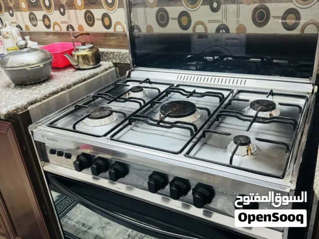 غاز يونيفيرسال خمس عيون بحاله ممتازه