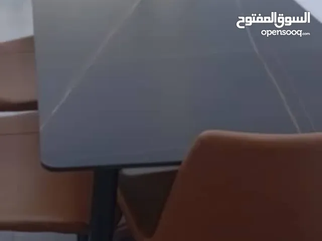 طاولة اكل بالكراسي