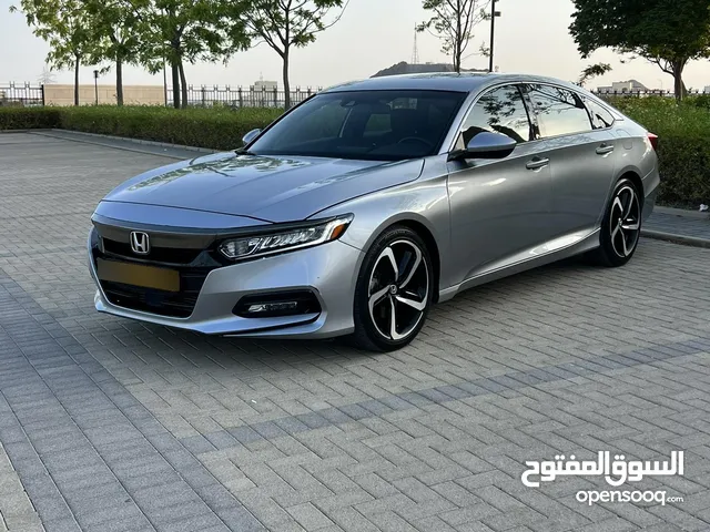 هوندا اكورد موديل2019 قمة ف النظافة فئة السبورت حادث بسيط بدون شواصي