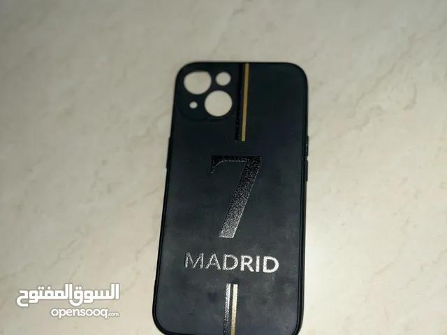 كفر ايفون 13 باللون الاسود ولمسة من الذهبي لعاشقين ريال مدريد