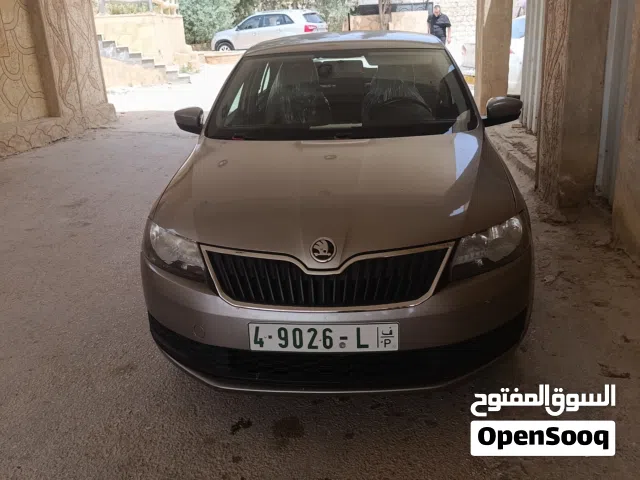 2017 سكودا رابيد Standard