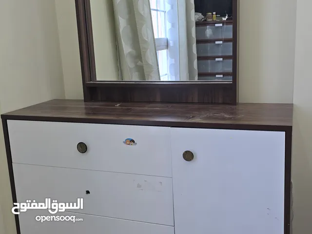 Dressing table with drawers and mirror top