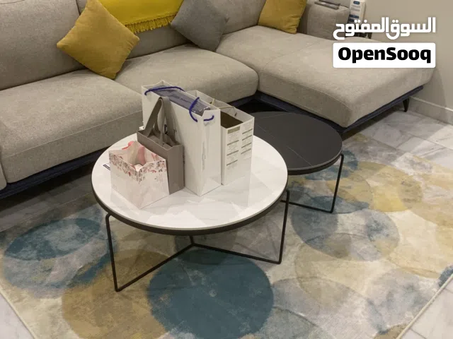 طقم كراسي جانبية   وأطقم طاولات + فرشه