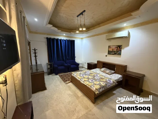 أستديو مفروش بالكامل بالعذيبة الشمالية قريب شارع 18 نوفمبر خلف محطة شيل