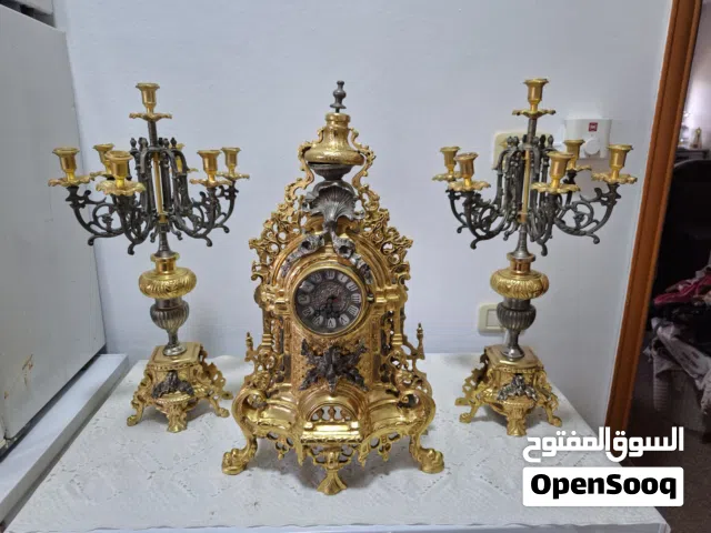 شمعدان وساعة